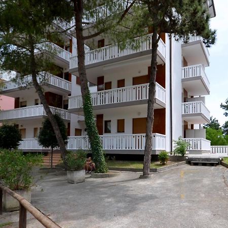 Appartamenti Lucerna Lignano Sabbiadoro Bagian luar foto